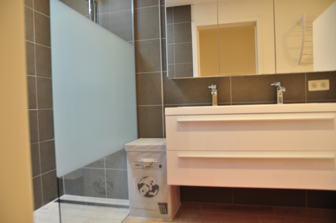 Ruim en eigentijds appartement ! Energiezuinig !! 