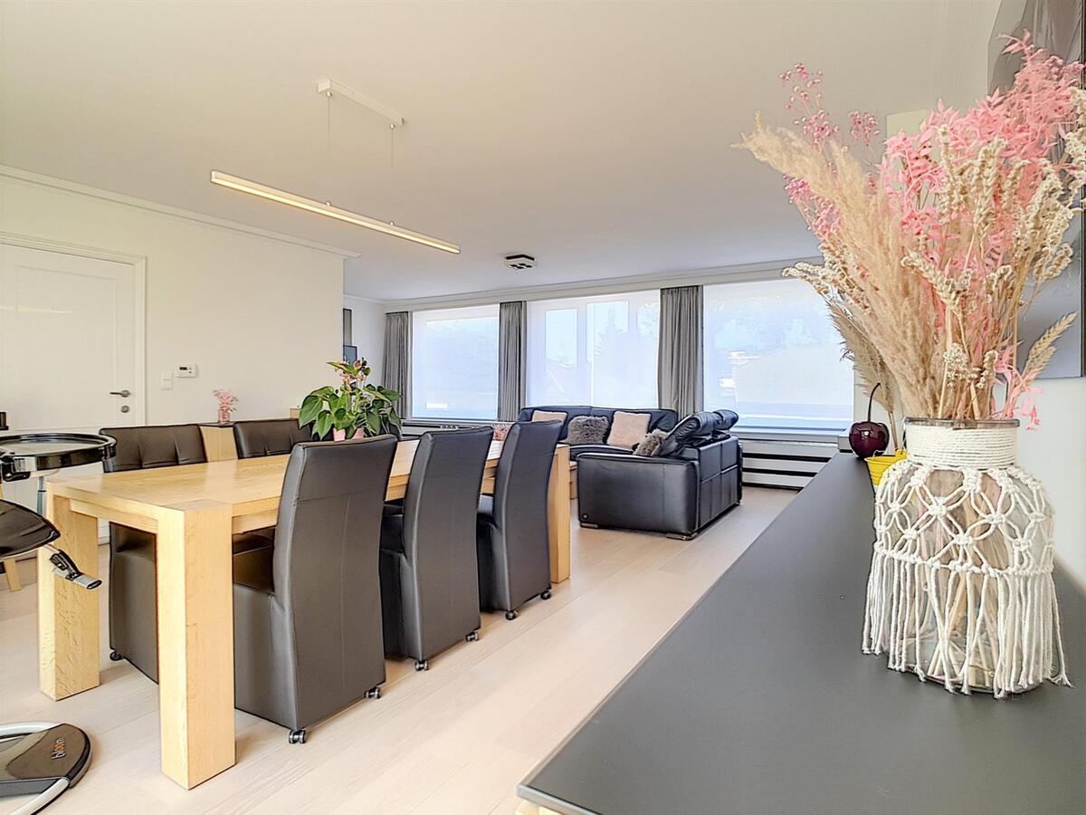 Mooie bel-étage met zeer ruime garage en knap aangelegde tuin - Zeebrugge 