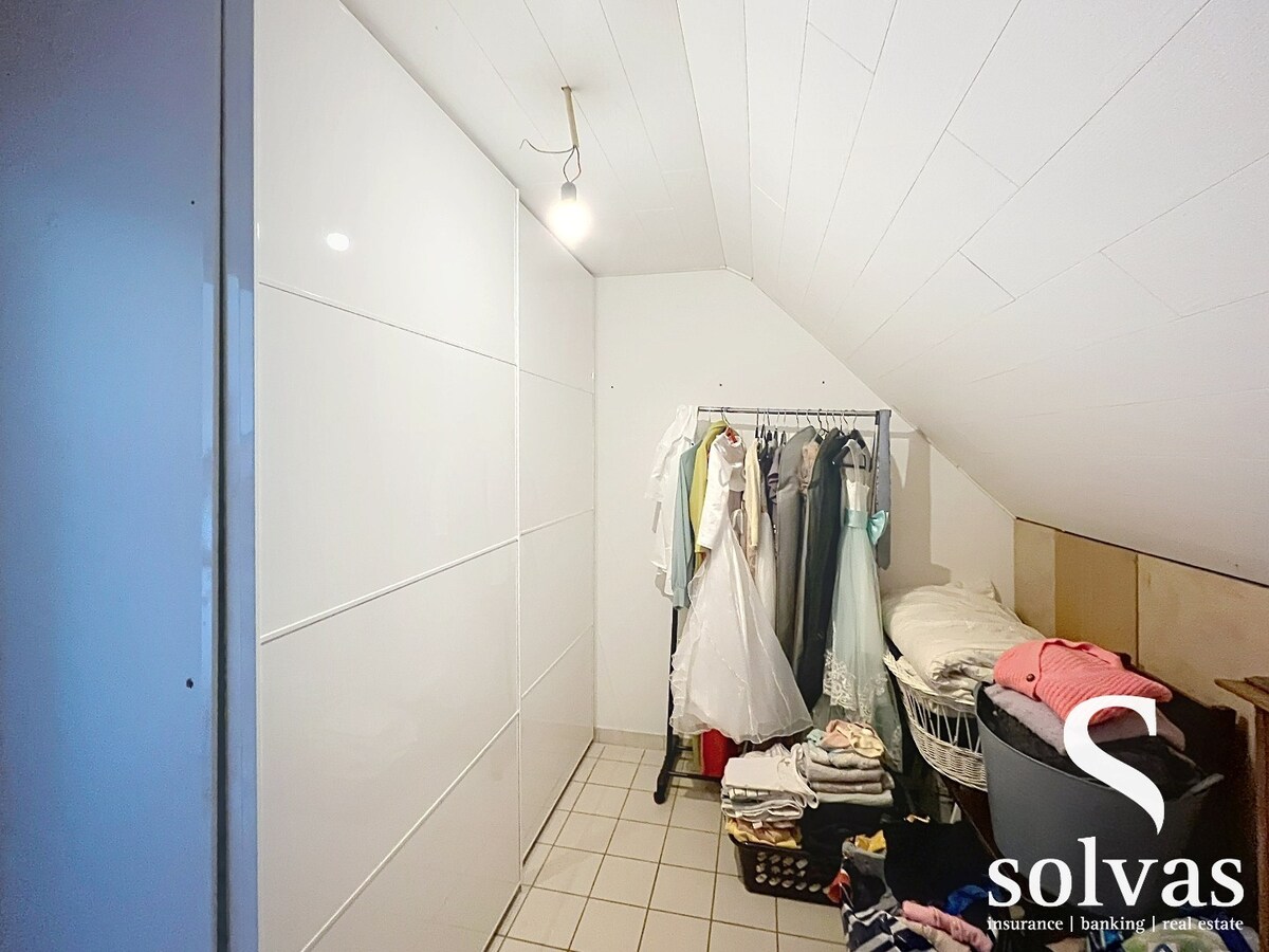 Ruime woning met 4 slaapkamers, tuin en garage in Aalter - Energielabel C - perceeloppervlakte 1050m² - bewoonbare oppervlakte 250m² - EPC-waarde 237 