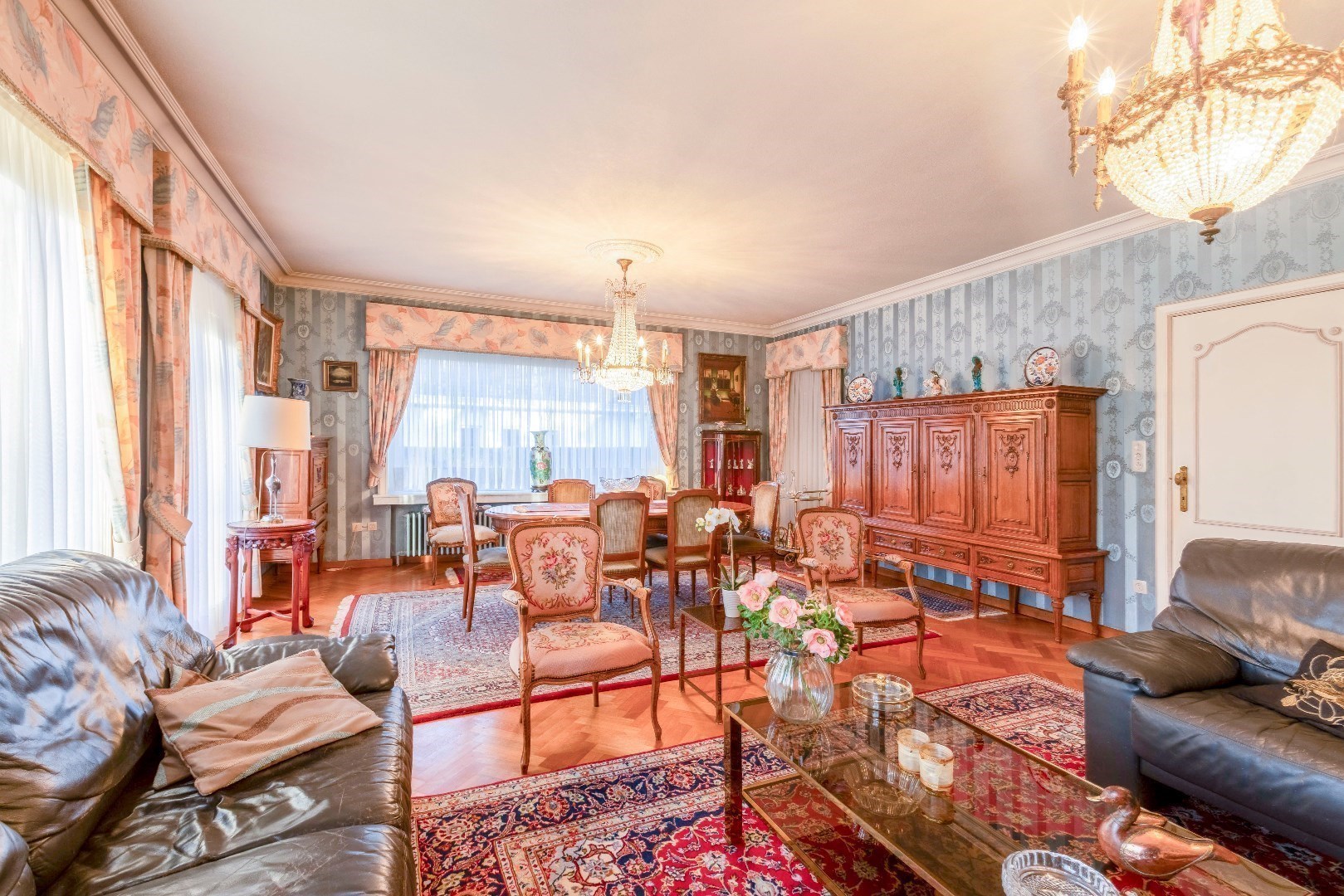 Ruime villa met 5 slp + dubbele garage en grote loods (104m²) 