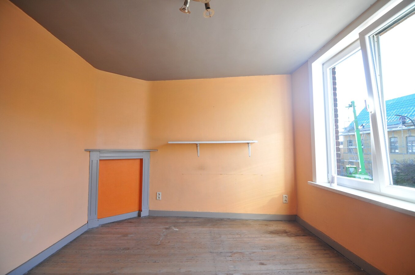 Te renoveren woning met tuin 