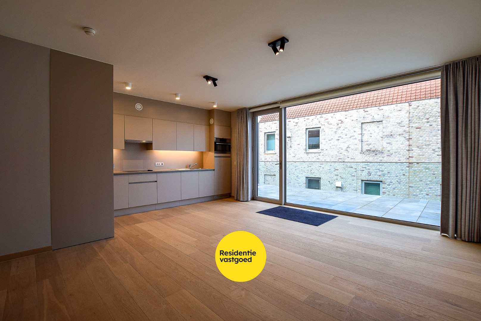 Uiterst goed onderhouden assistentieflat (55m² + 11m² terras) met 1 slaapkamer te Nieuwpoort. 