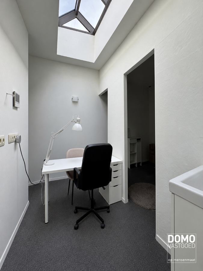 MODERNE WONING MET 3 SLAAPKAMERS, PRAKTIJKRUIMTE EN TUIN TE HUUR IN KERMT! 