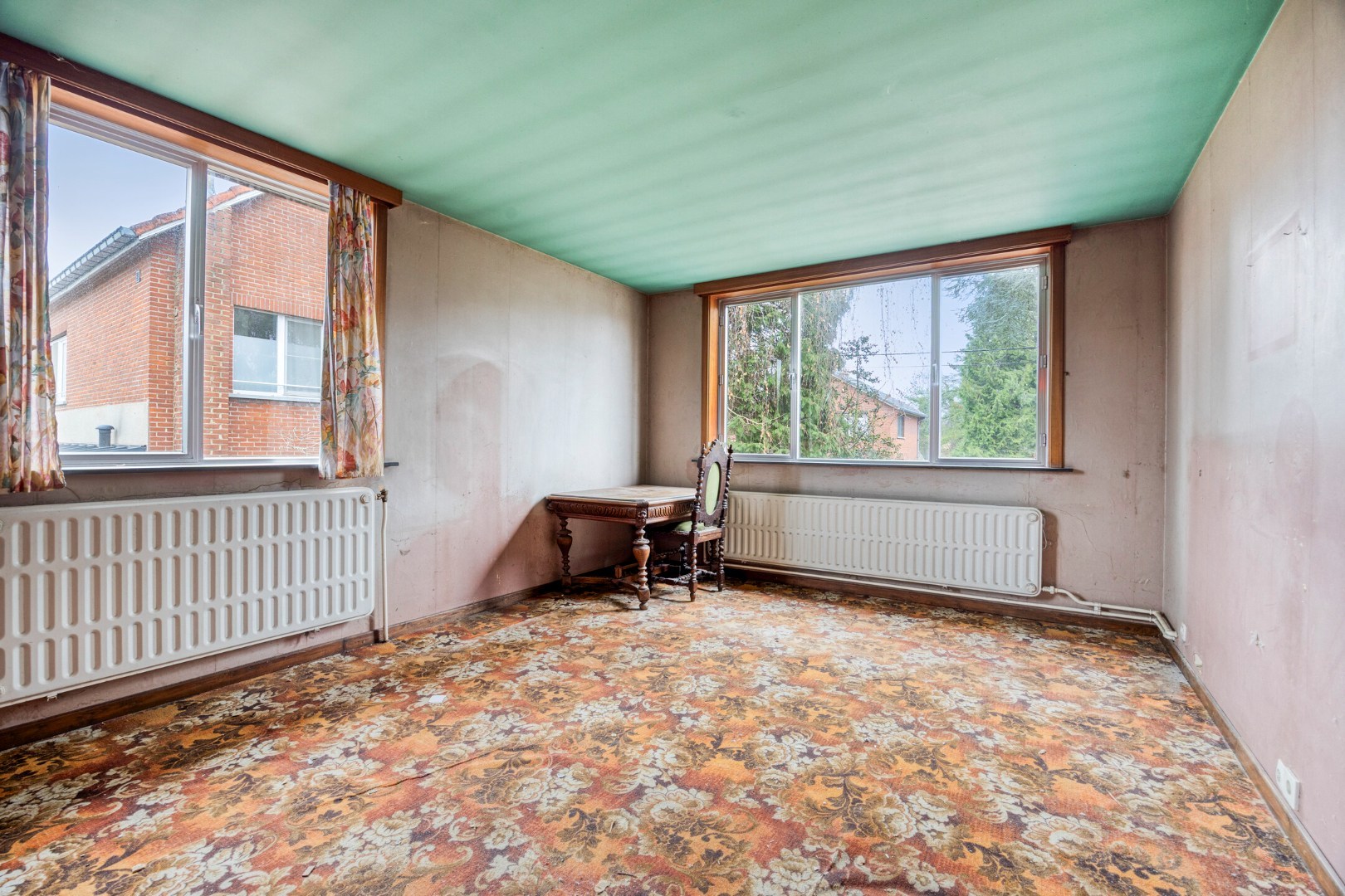 Open bebouwing met 3 slaapkamers, ruime garage op een perceel van 9a 62ca– EPC 596 kWh/m² - bewoonbare opp. 218 m² 