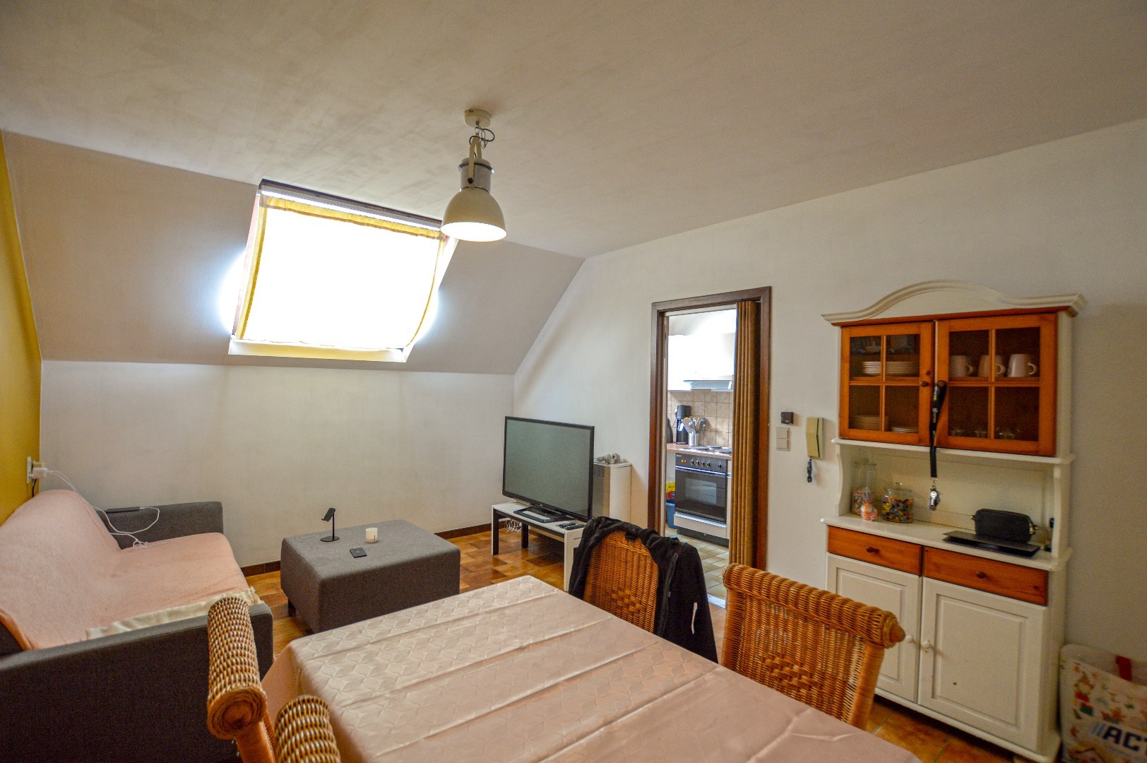 Interessante opbrengsteigendom met 5 volledig verhuurde appartementen in het centrum van Oudenburg 
