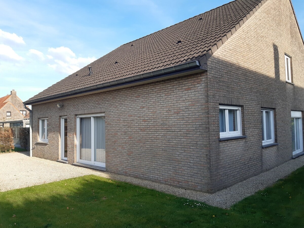 Praktische, gelijkvloerse woning. 