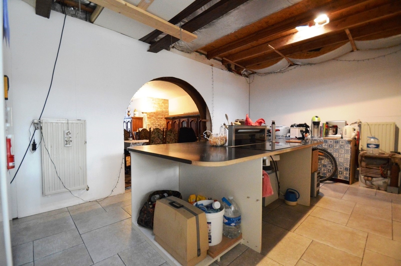 Verder te te renoveren gezinswoning met grote tuin - Lissewege 