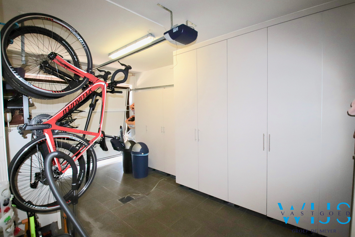 Prachtig instapklaar woonhuis in rustige woonwijk te EEKLO! 