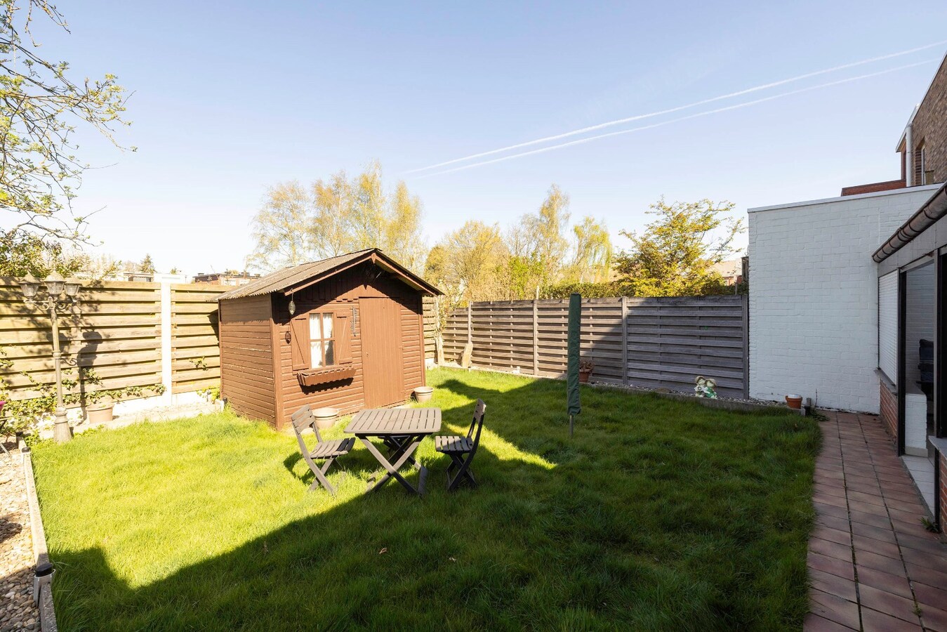 Gezinswoning met 3 slks - tuin - toplocatie. 