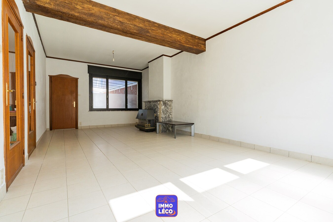 Maison 3 façades avec grand jardin et beaux volumes. 