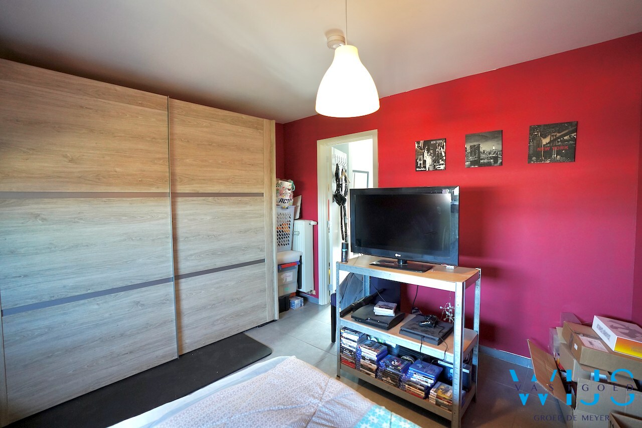 Super gezellig dakappartement met 1 slaapkamer in hartje Assenede ! 