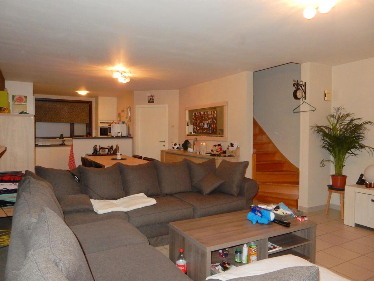 Gezellige rijwoning met dubbele garage 