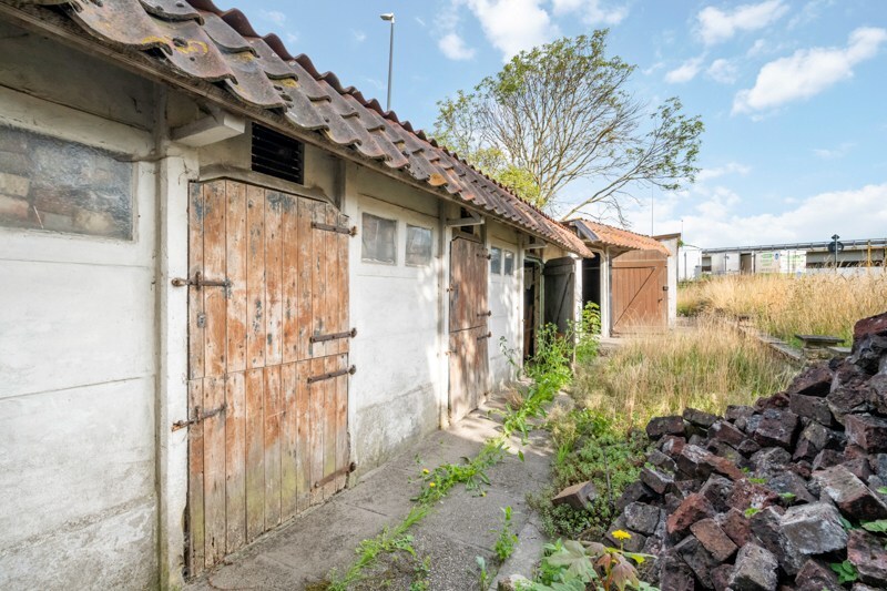 Te renoveren vrijstaande woning met prachtig uitzicht in natuurgebied 