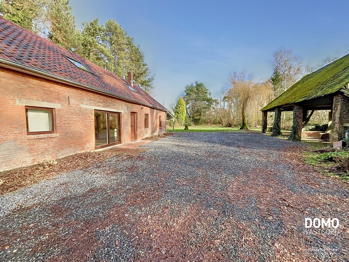 LANDELIJKE WONING MET 3 SLAAPKAMERS EN TUIN IN LUMMEN 