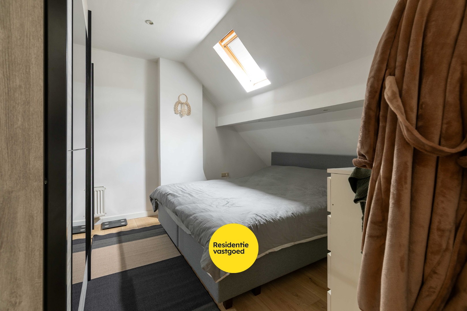 Uniek gerenoveerd pand met 3 entiteiten in hartje Nieuwpoort. 