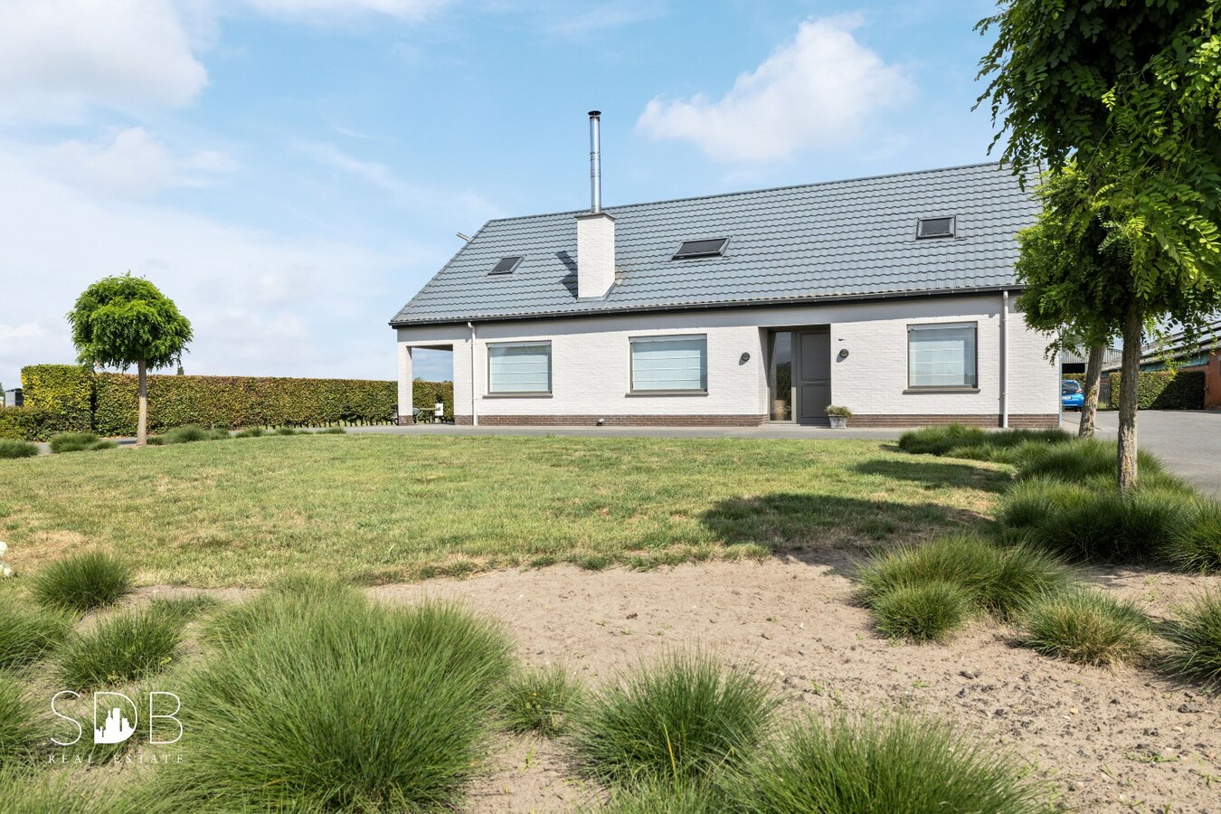 Hedendaagse woning inclusief paardenaccommodatie en graslanden op 4,22ha 