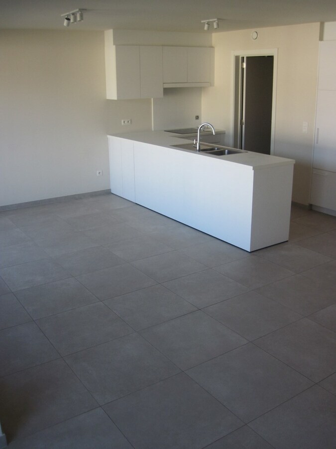 Lichtrijk appartement op de Gaverse Markt. 