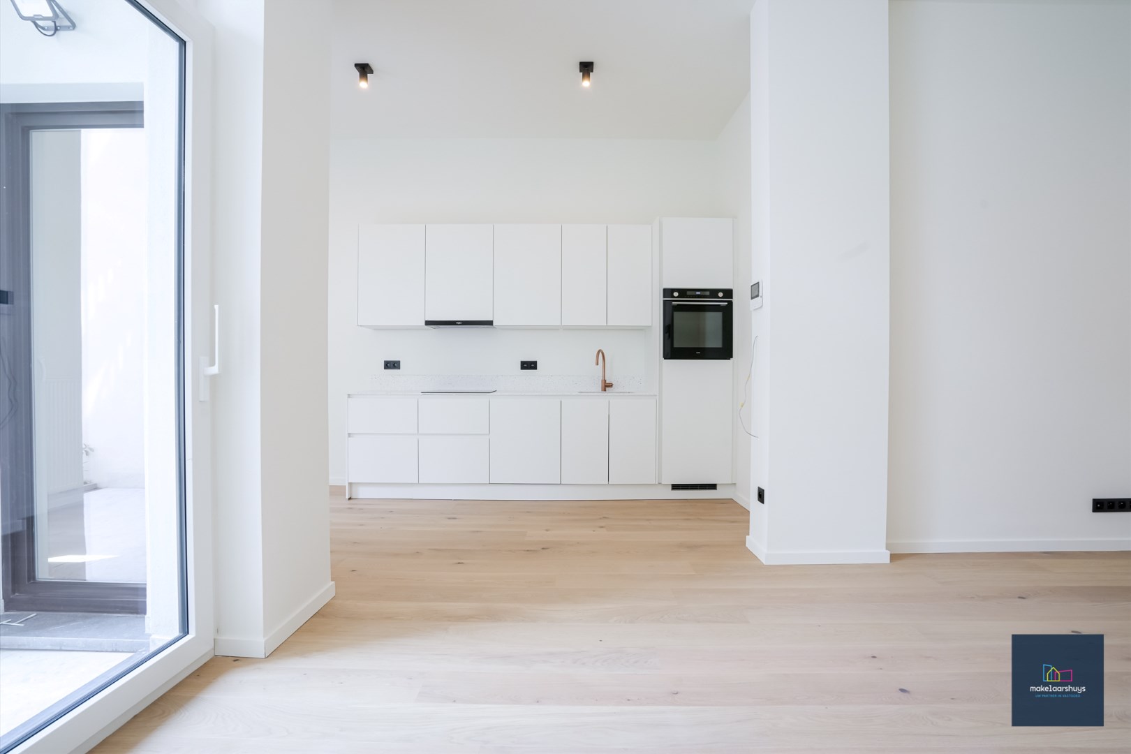 Nieuw 2 slaapkamerappartement  met praktijkmogelijkheden 