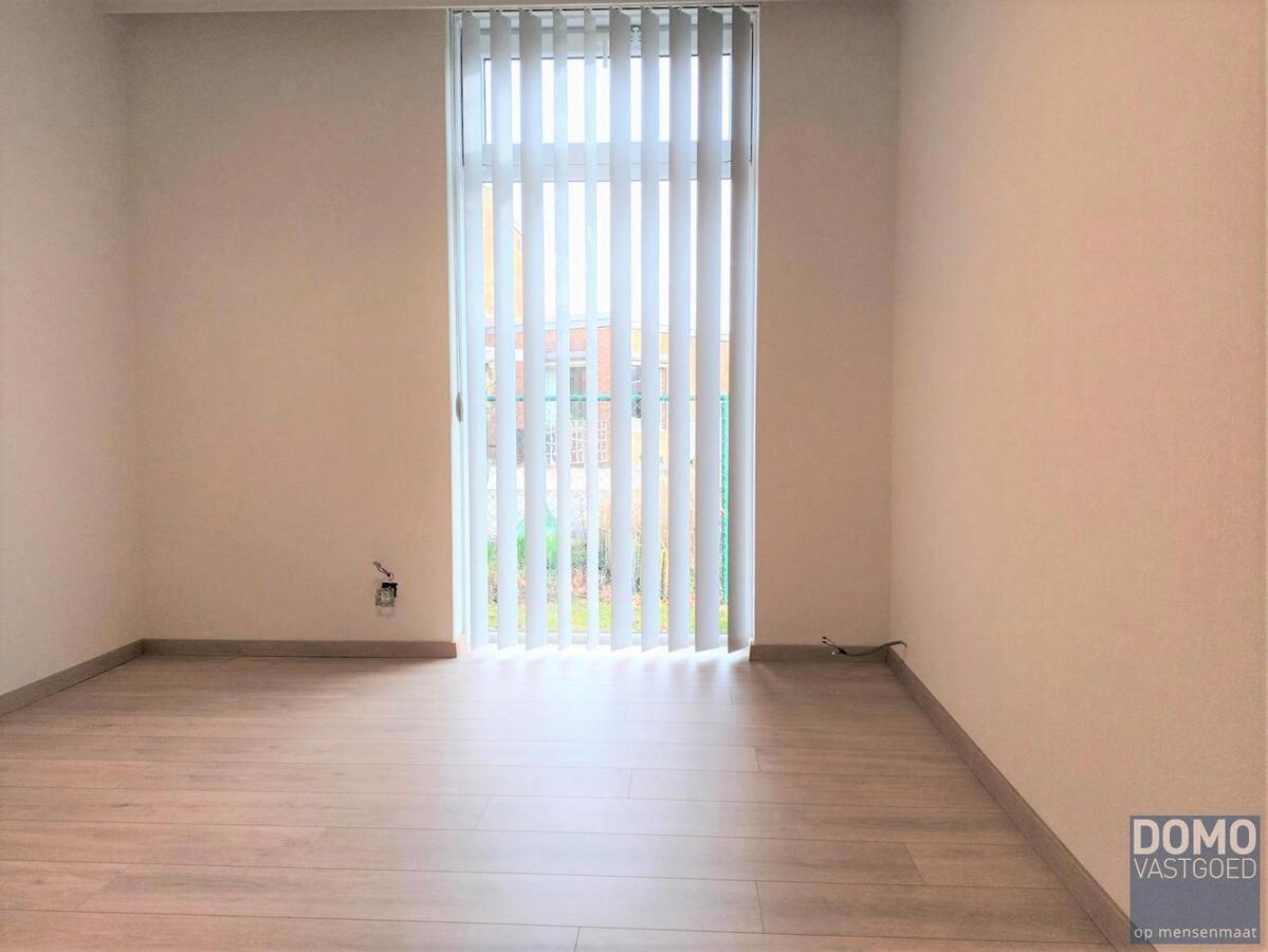 Vernieuwde seniorenwoning met 3 slaapkamers en inpandige garage gelegen in Tuilt (Kuringen) 