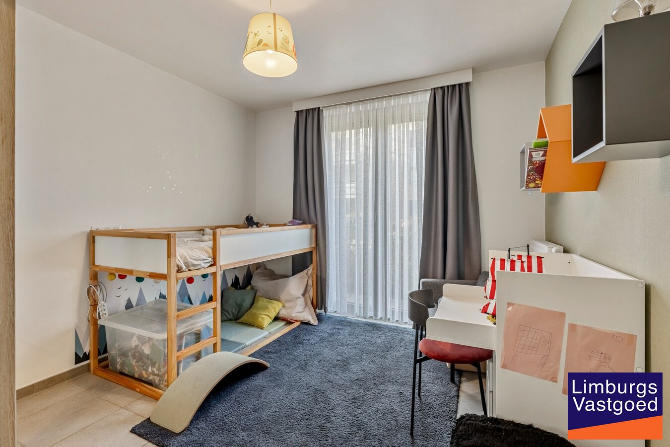 Gelijkvloers appartement (105m²), 2 slpk, tuin/terras, autostaanplaats + kelderberging 