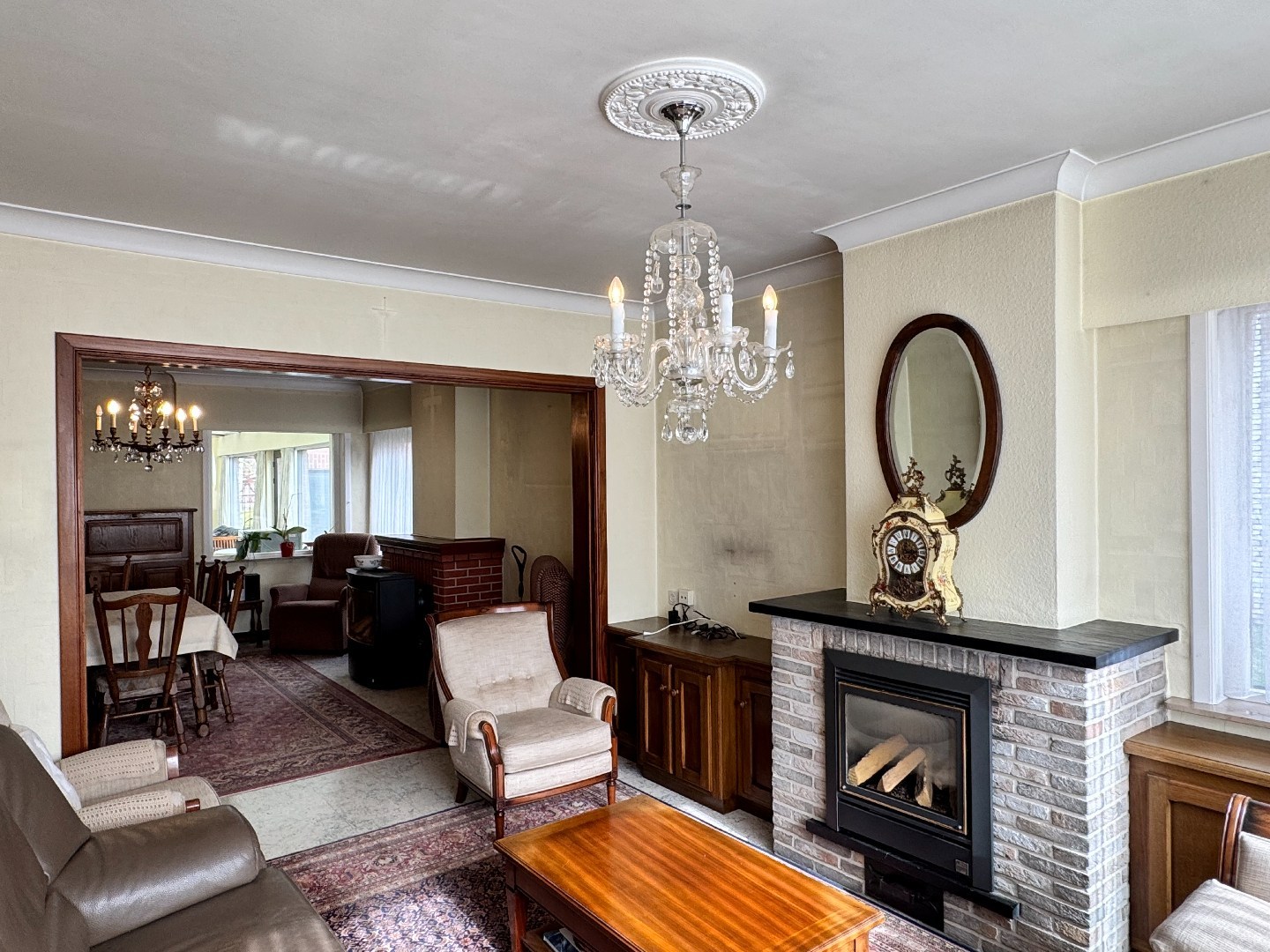 Woning met veel potentieel, 4 slaapkamers en garage te Zulte. 