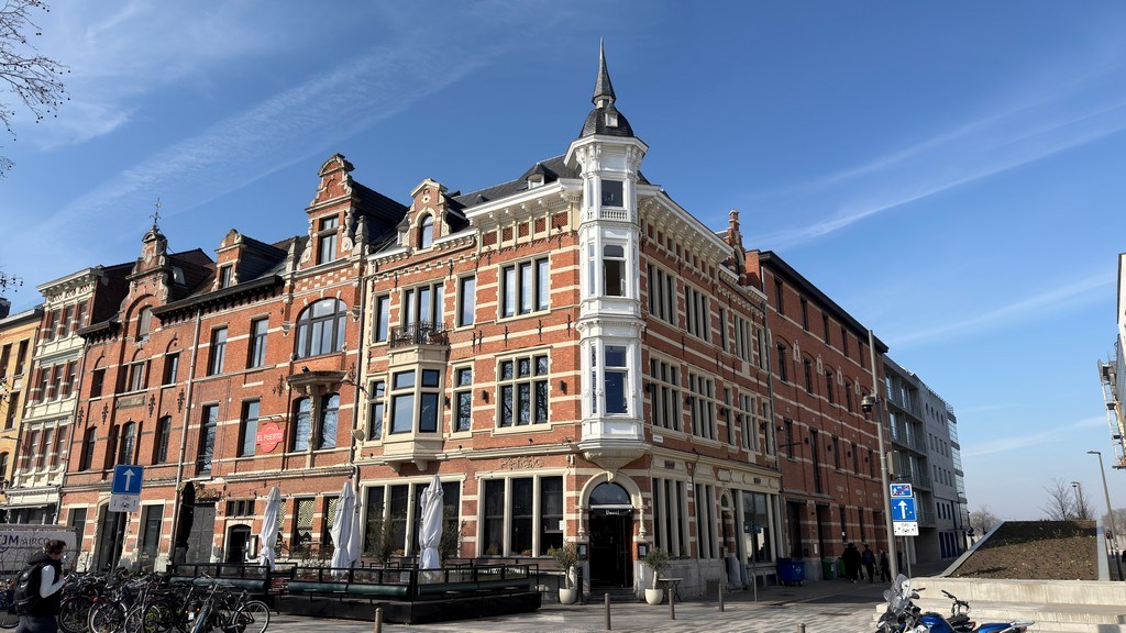 Gerenoveerde kantoren te huur aan 't Zuid in Antwerpen