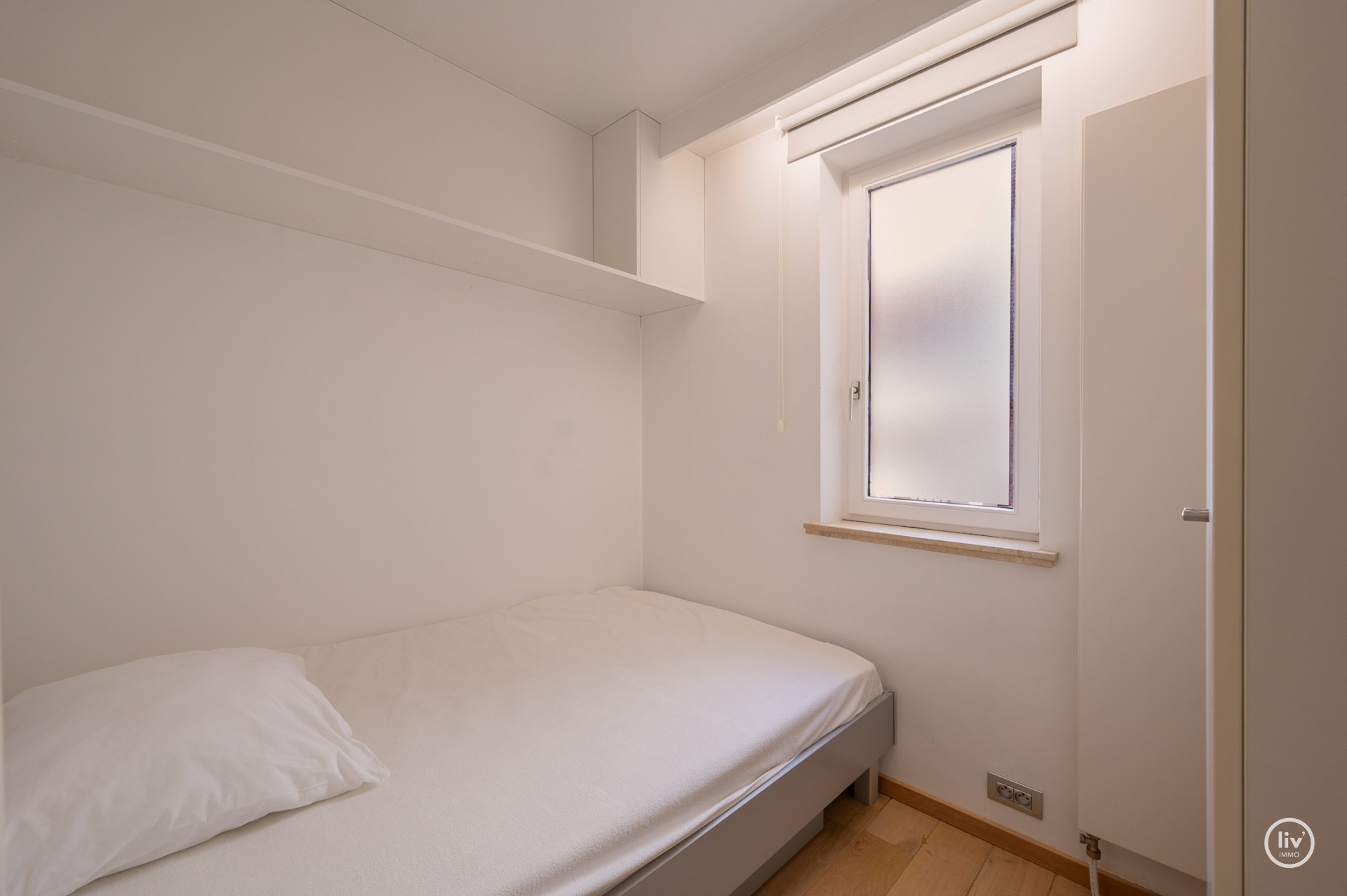 Instapklaar 2-slaapkamerappartement  gelegen te Piers de Raveschootlaan, vlakbij de Lippenslaan. 