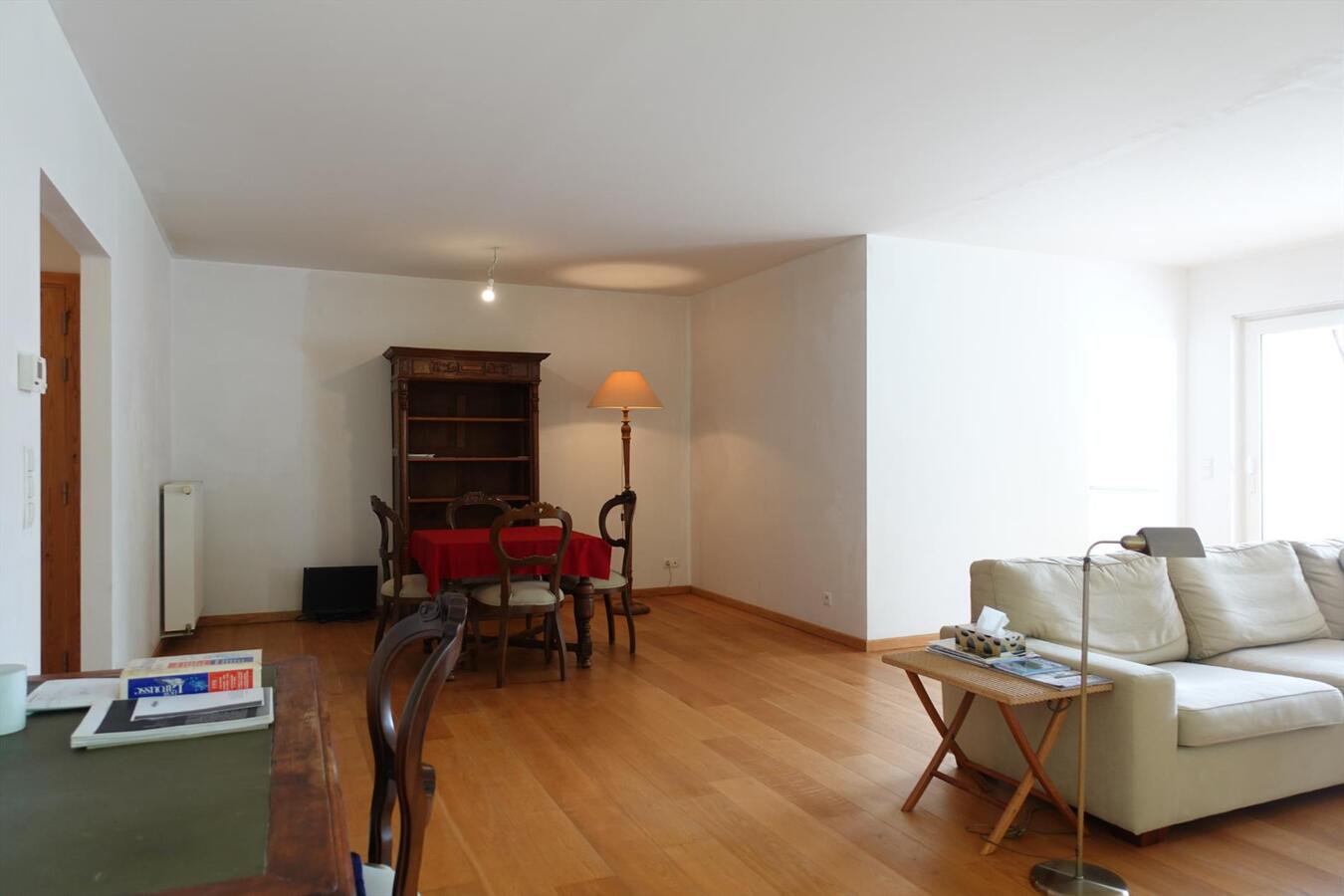 Hoekappartement met 3 slaapkamers in het groen 