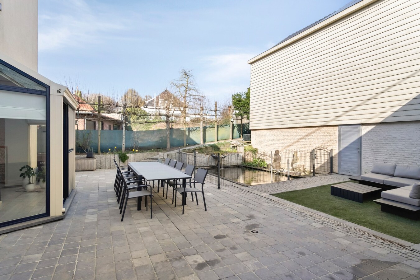 Uitzonderlijke exclusieve herenwoning met verrassende loods van 3 etages 