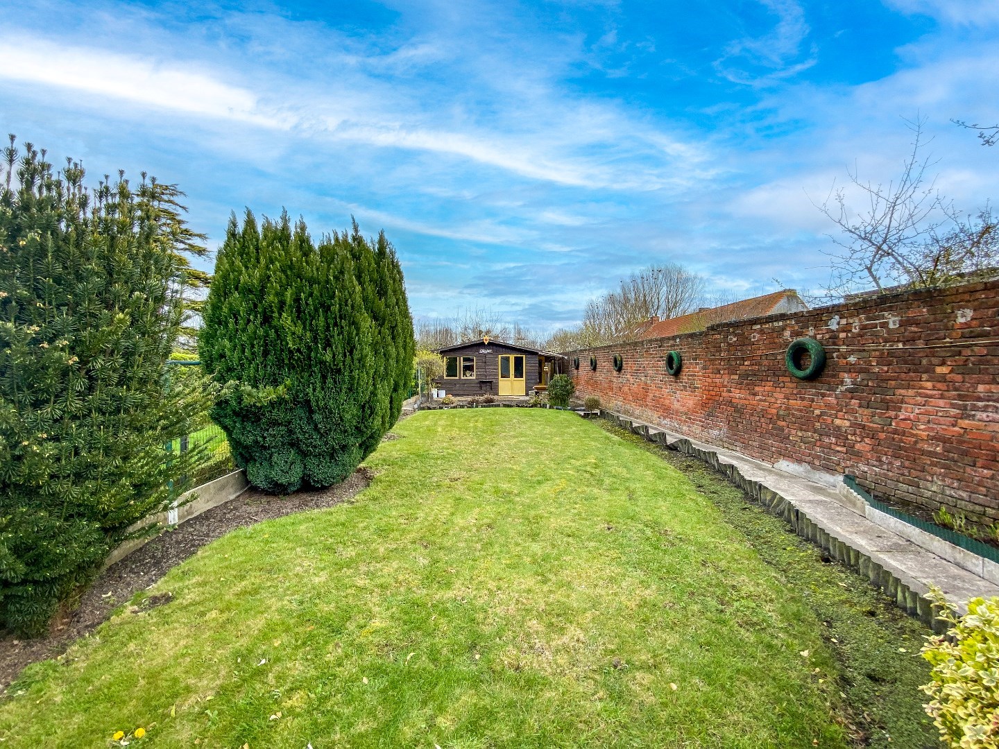 Ruime woning met 3 slaapkamers te centrum Veurne! 