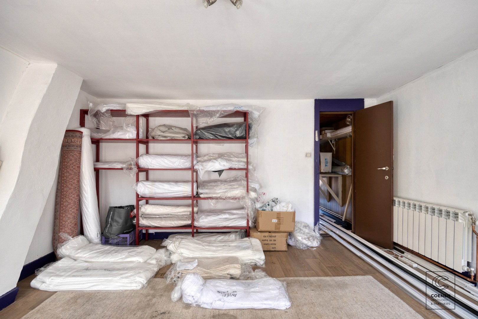 Handelspand met potentieel voor woongelegenheid op toplocatie te Deurne! 