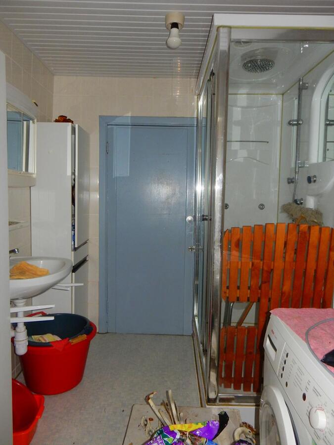 Te renoveren woning met veel mogelijkheden 