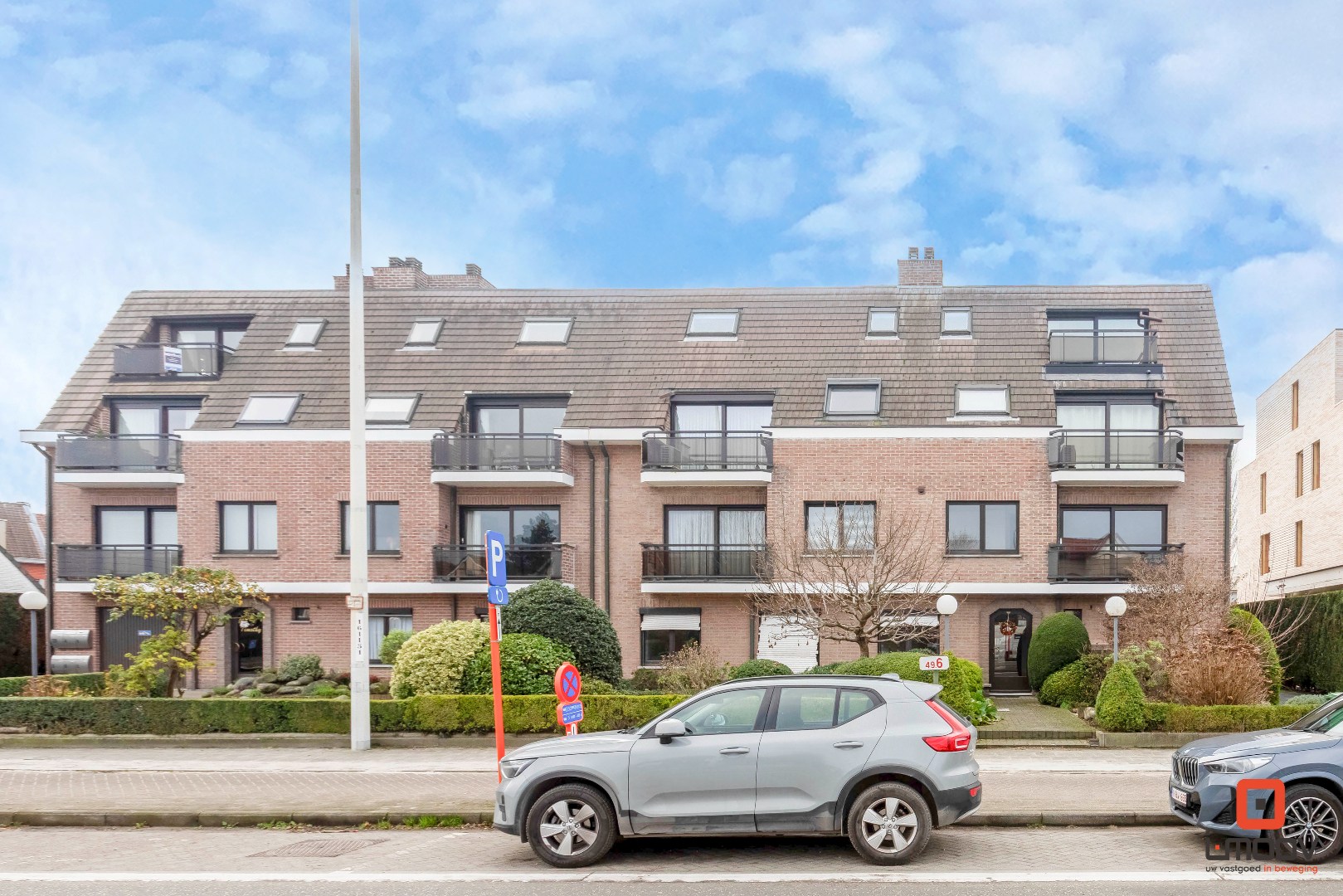 Instapklaar twee-slaapkamerappartement met zonnig terras op sterke locatie in Gentbrugge 