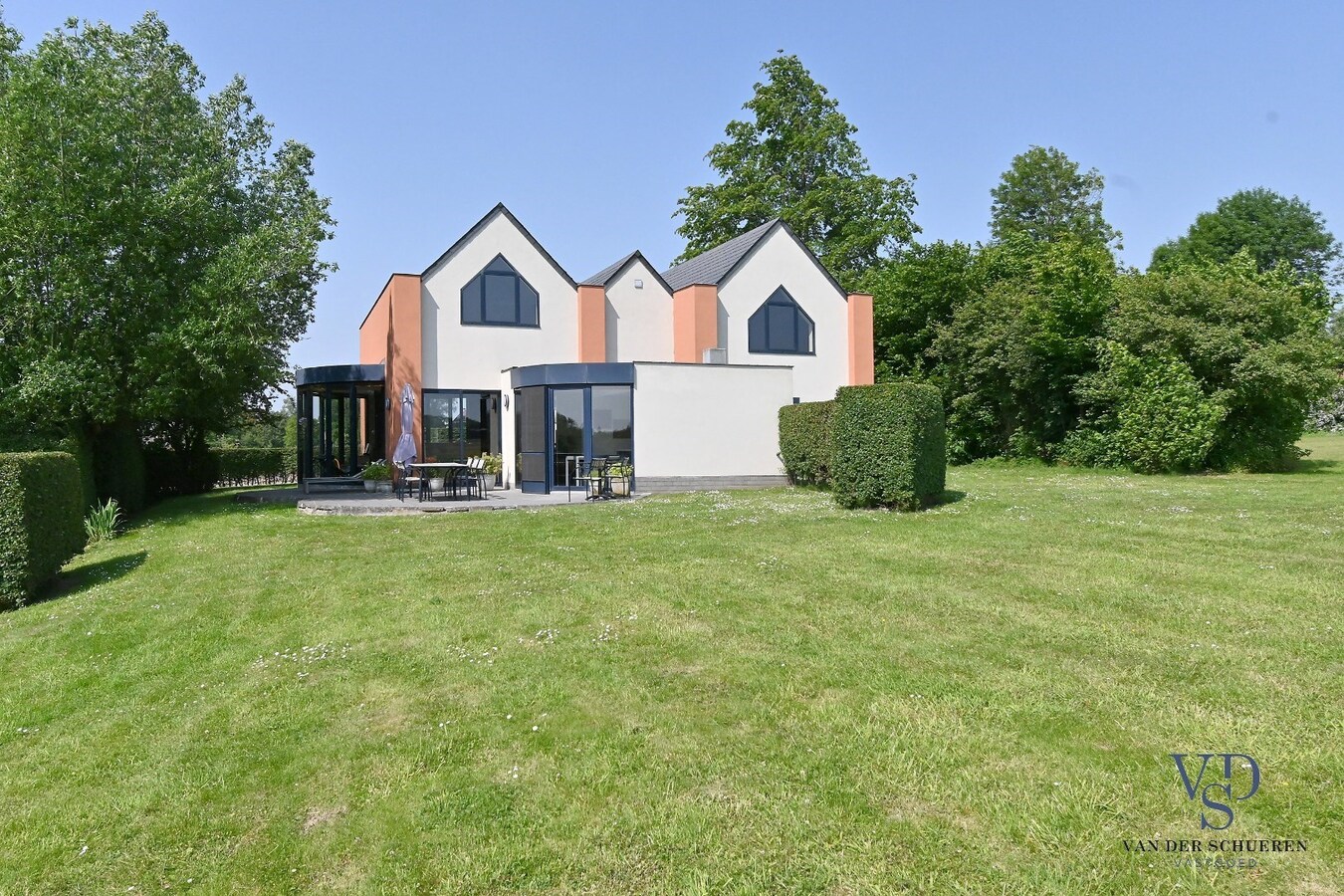 Uitzonderlijke eigendom in uitzonderlijke omgeving. 