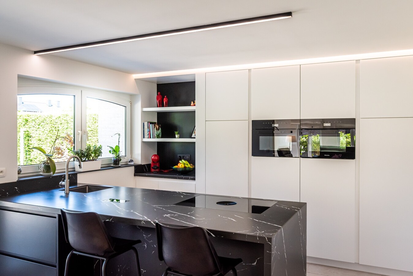 Stijlvol gerenoveerde woning in residentiële wijk op 1254 m² 