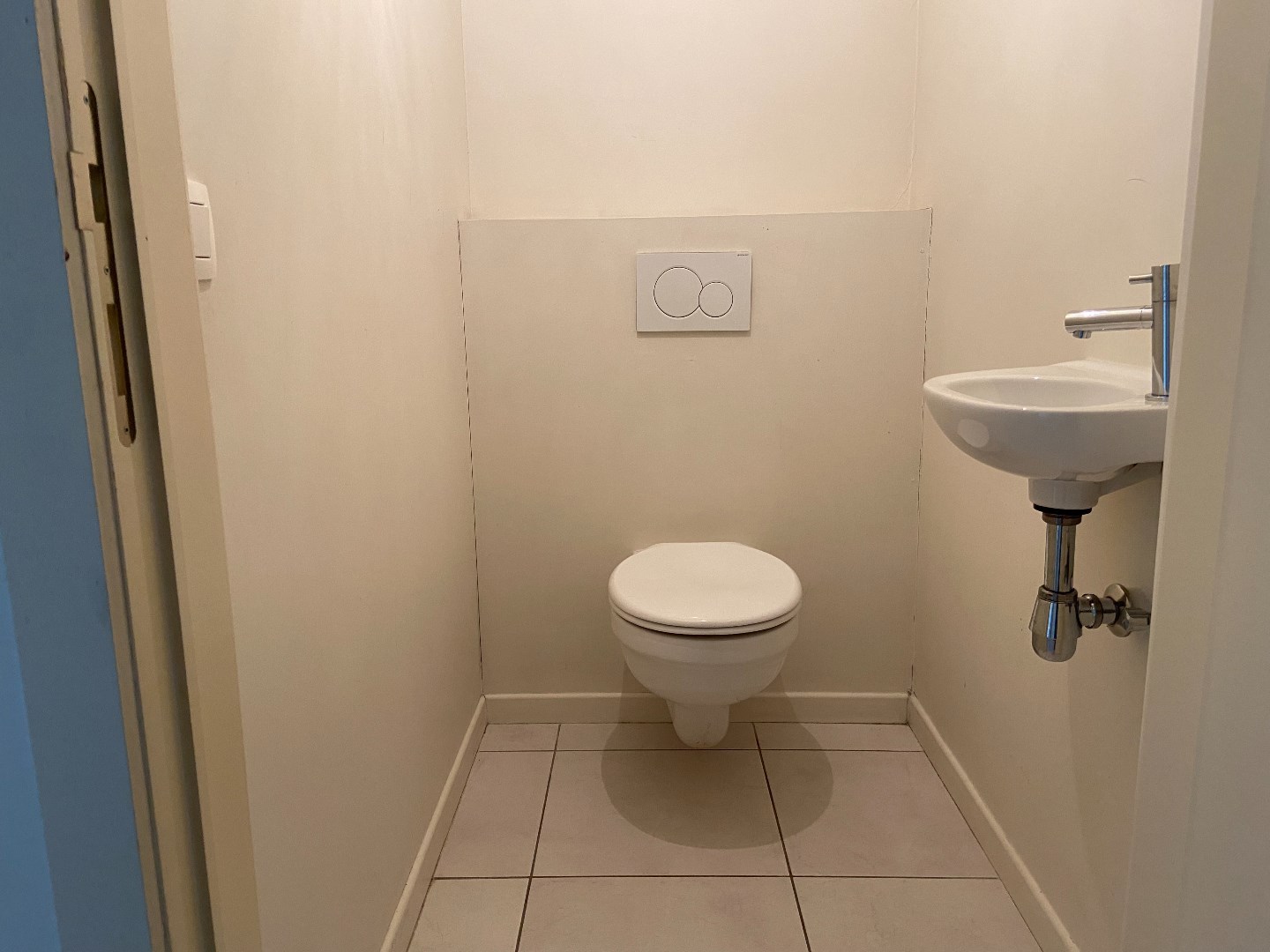 Recent energiezuinig appartement op de 1ste verdieping met 2 slaapkamers, terras en autostaanplaats 