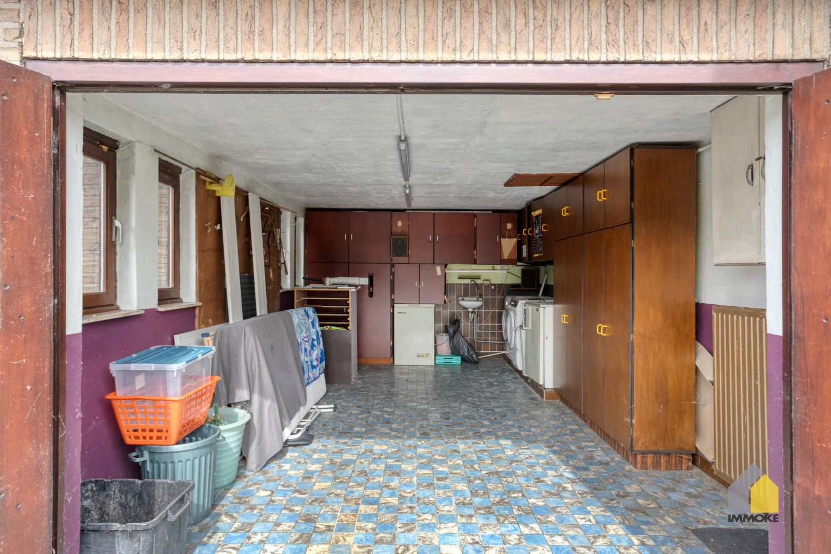 Te renoveren, statige woning op mooi perceel van 23 a 90 ca. 