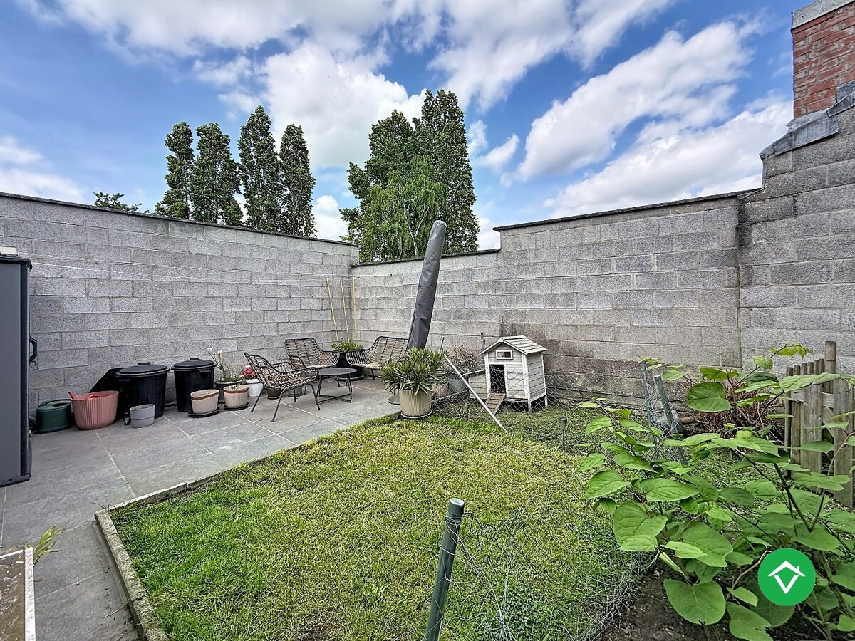 Woning met twee slaapkamers en tuin te Eernegem 