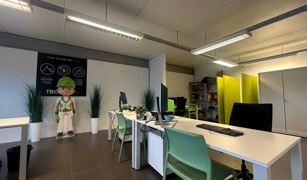 Commercieel gelegen kantoor te huur langs R4 in Mariakerke