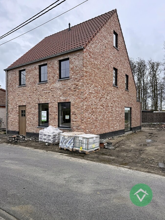 Alleenstaande nieuwbouwwoning met 4 slaapkamers en tuin te Koekelare 