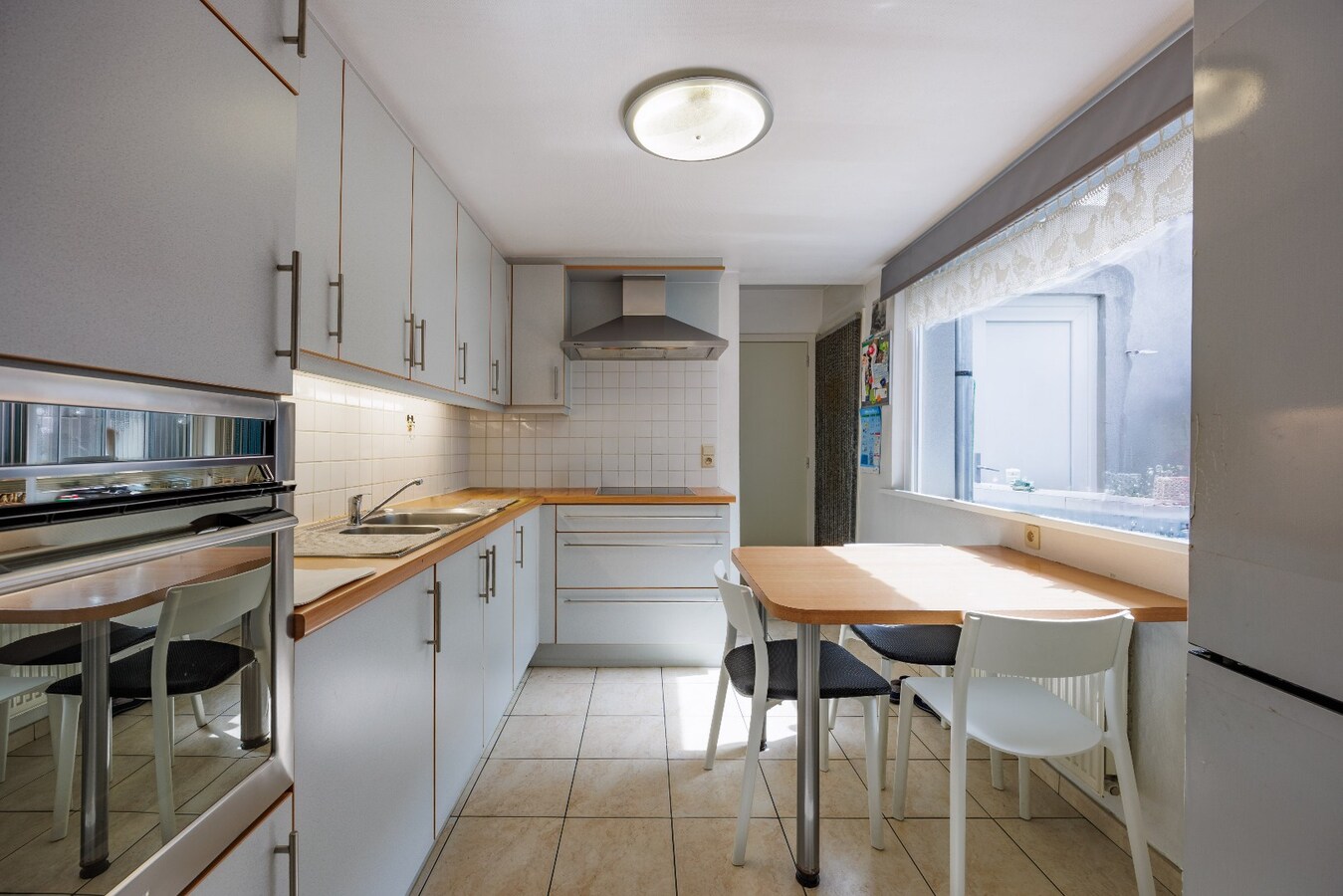 Instapklare woning met garage nabij de zeedijk – energiezuinig en centraal gelegen. 