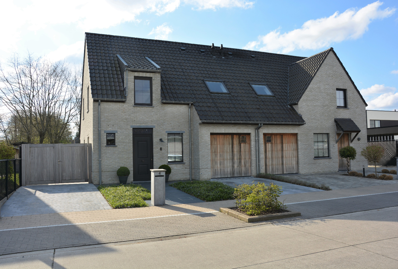 Prachtige halfopen woning in rustige woonwijk 