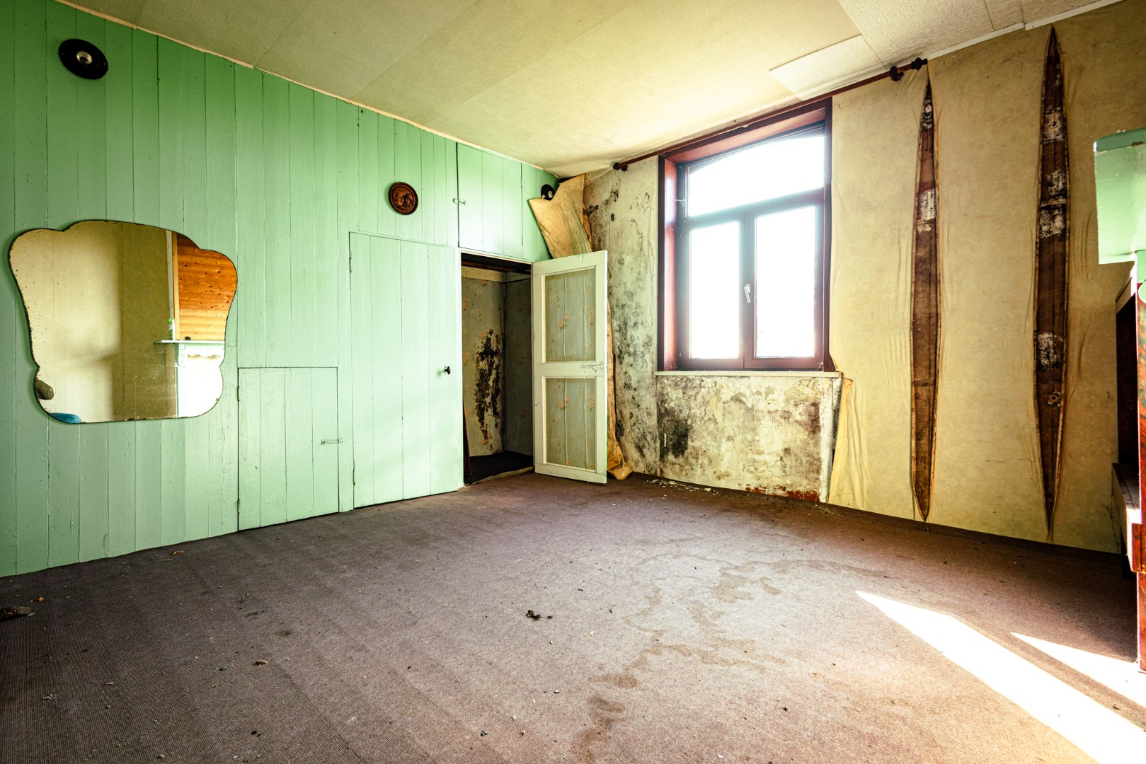 Te renoveren / herop te bouwen pand op 1.041 m² met zicht op achterliggende weilanden te Ronsele 