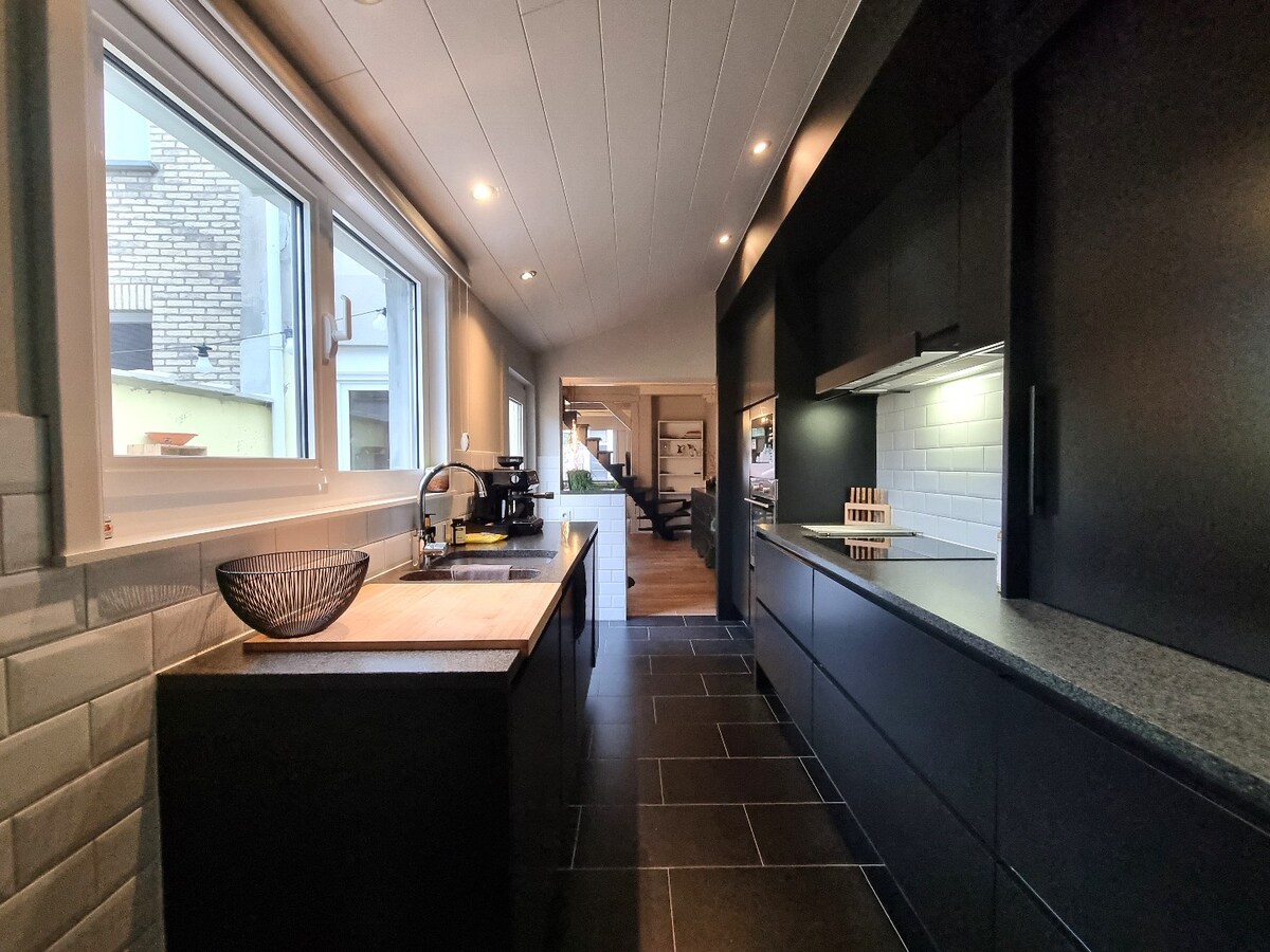 Recent, met oog voor detail gerenoveerde, zeer aangename woning te Heist 