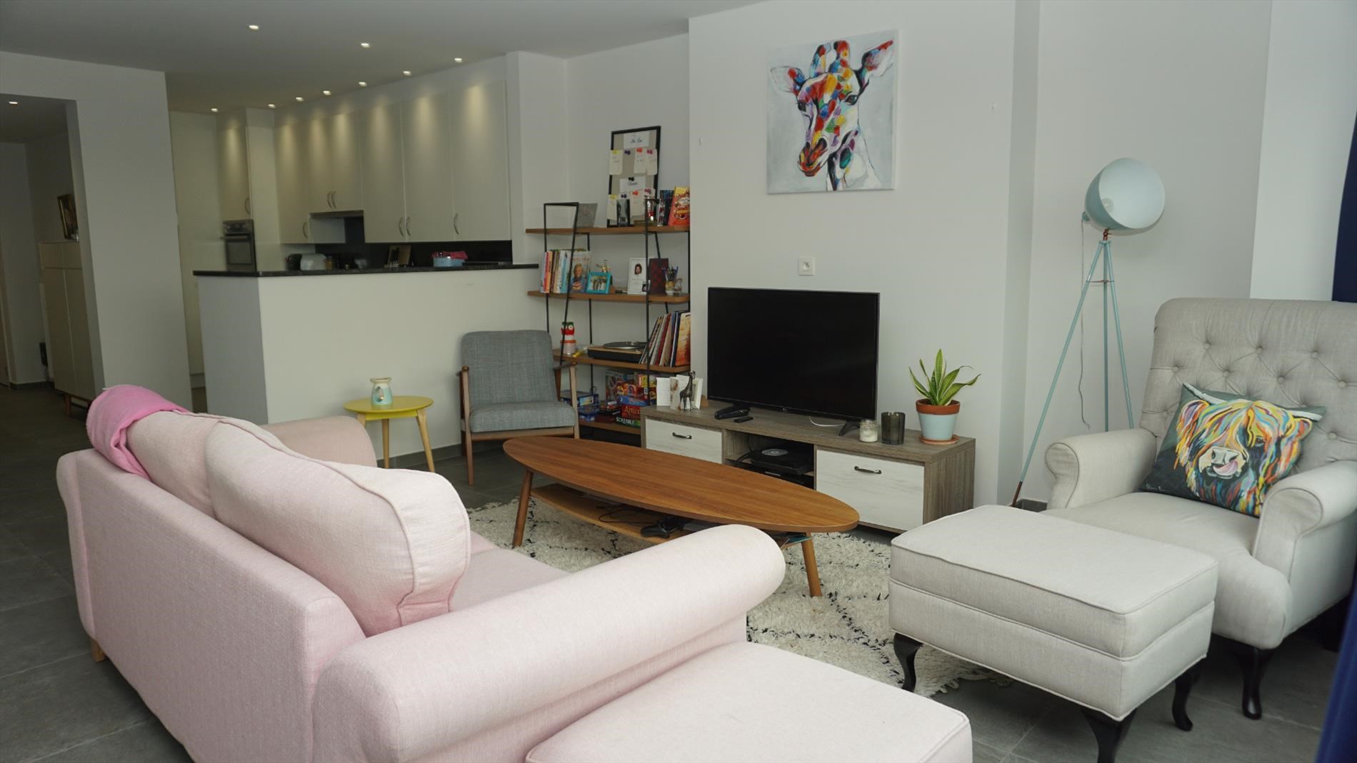 PRACHTIG VERNIEUWD APP. MET  ZICHT OP PARK 