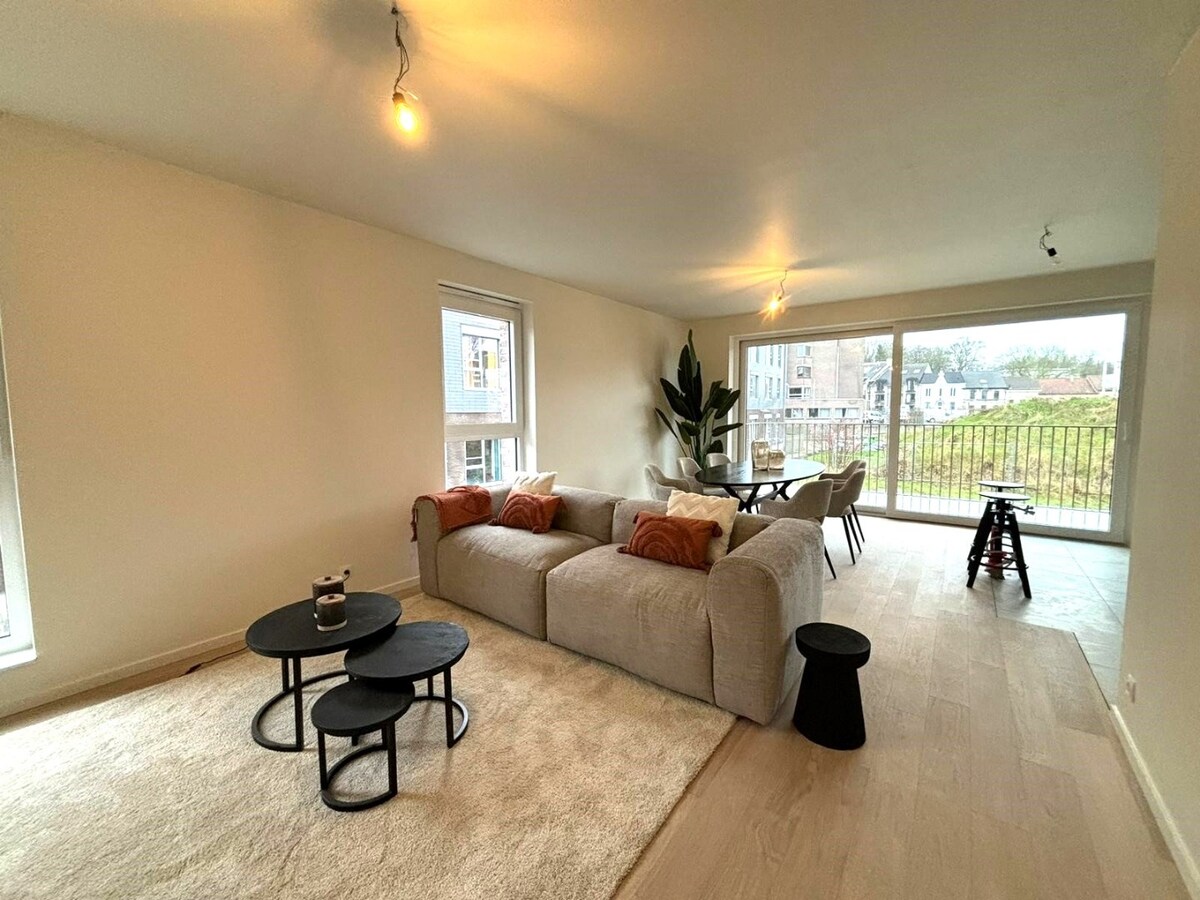 Praktisch 2-slpk-appartement te Gavere 