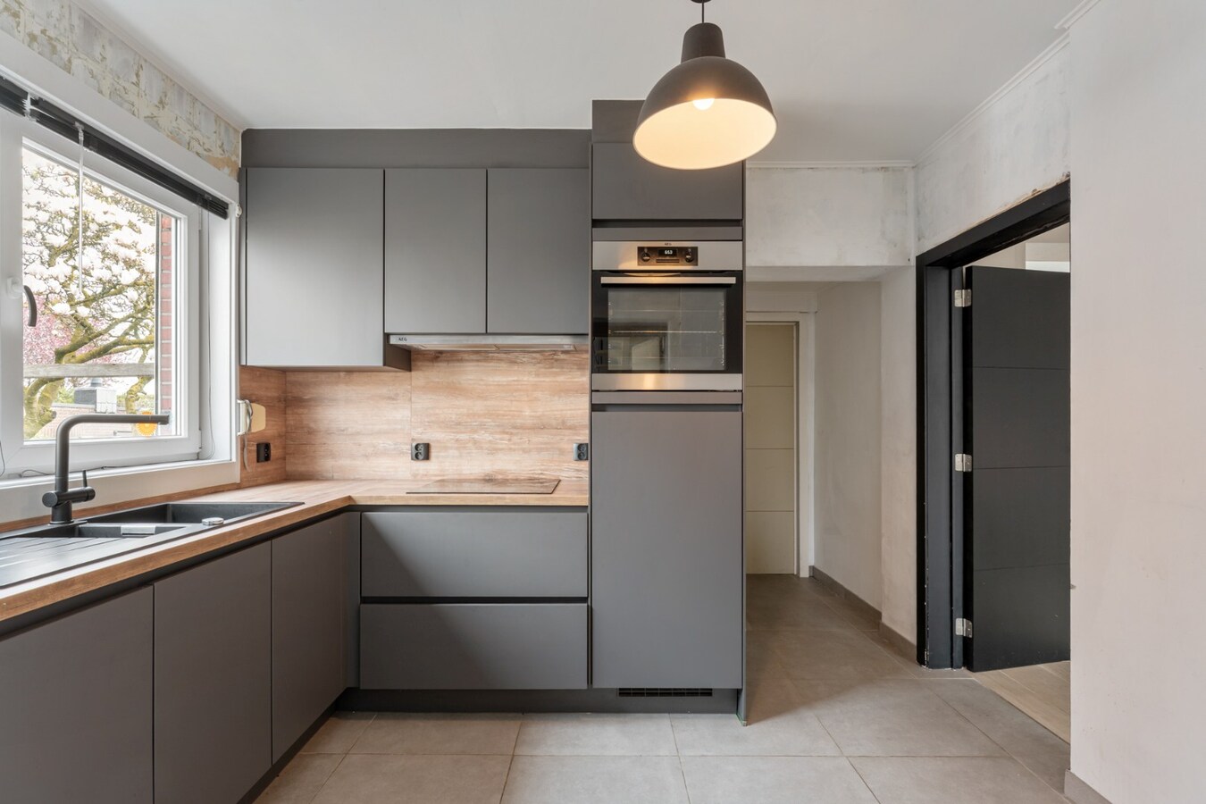 Een vrijstaande gezinswoning met 3 slaapkamers op perceel van 5a33ca 