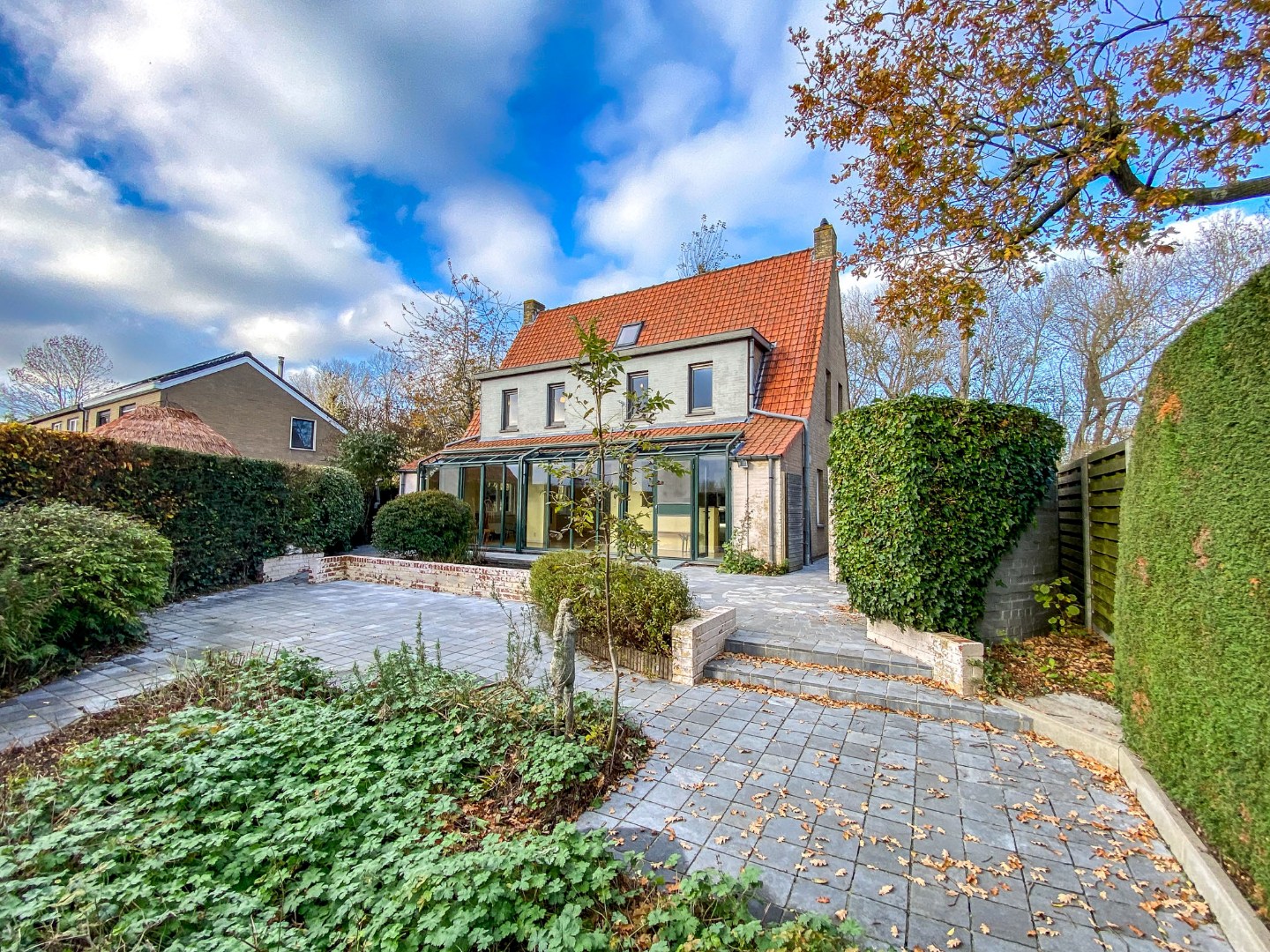 Prachtige open bebouwing met onderhoudsvriendelijke tuin te Oostduinkerke op 642 m². 