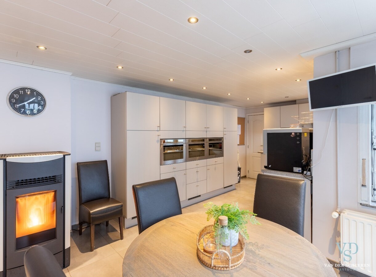 Ruime, gezellige woning met garage én atelier. 