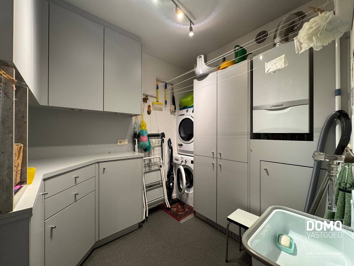Ruim appartement van 121 m² met drie slaapkamers, twee terrassen en privatieve garagebox op toplocatie in Hasselt 